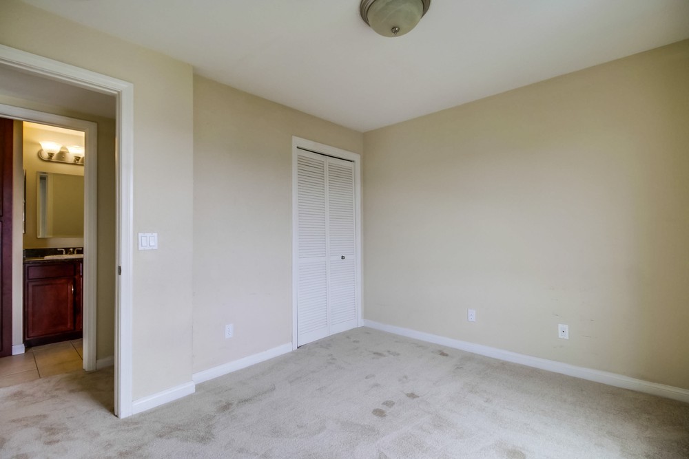 Virtual tour photo 21 of 28 for 5252 Orange Ave #326