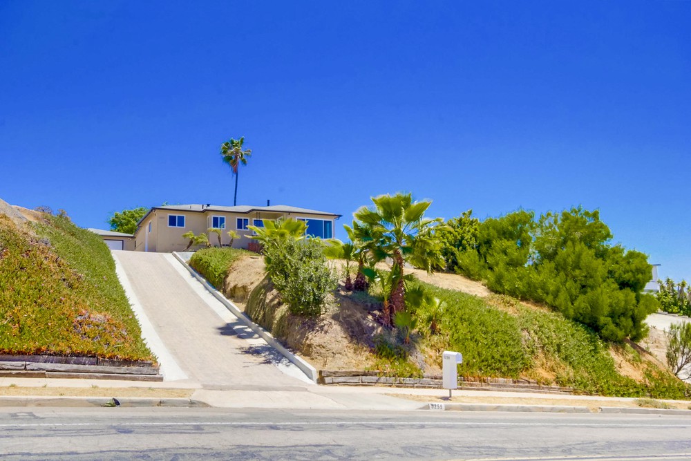 Virtual tour photo 1 of 43 for 5259 Roswell St