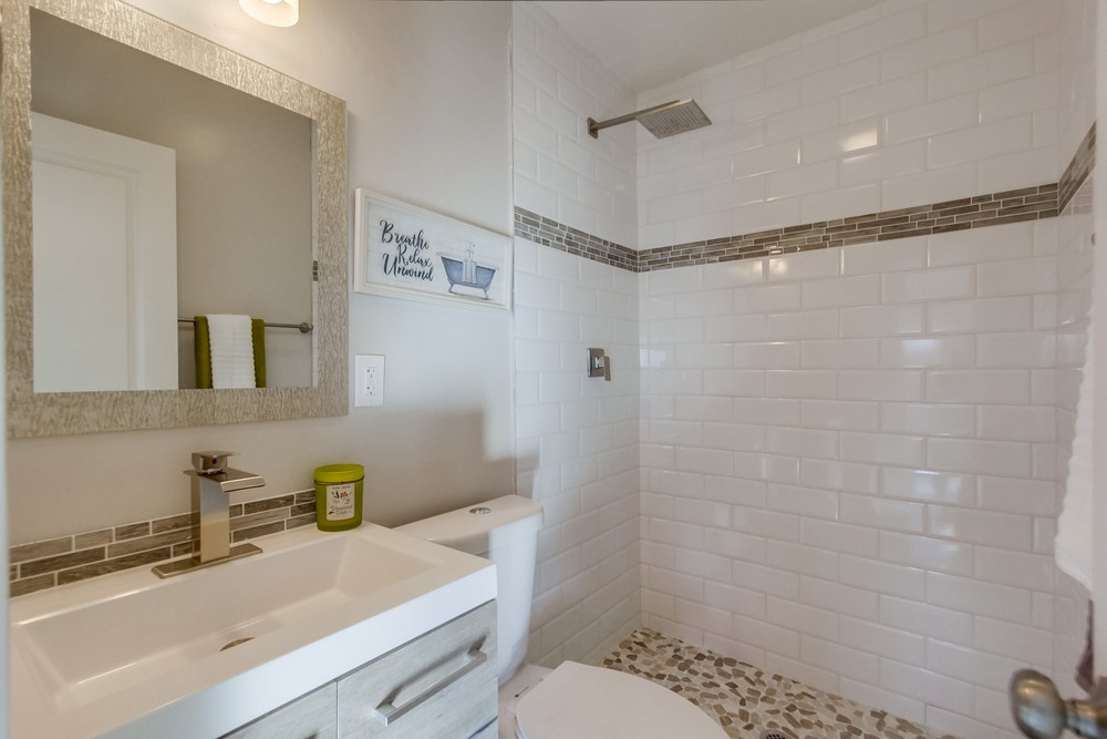 Virtual tour photo 30 of 37 for 5268 N Thorn St