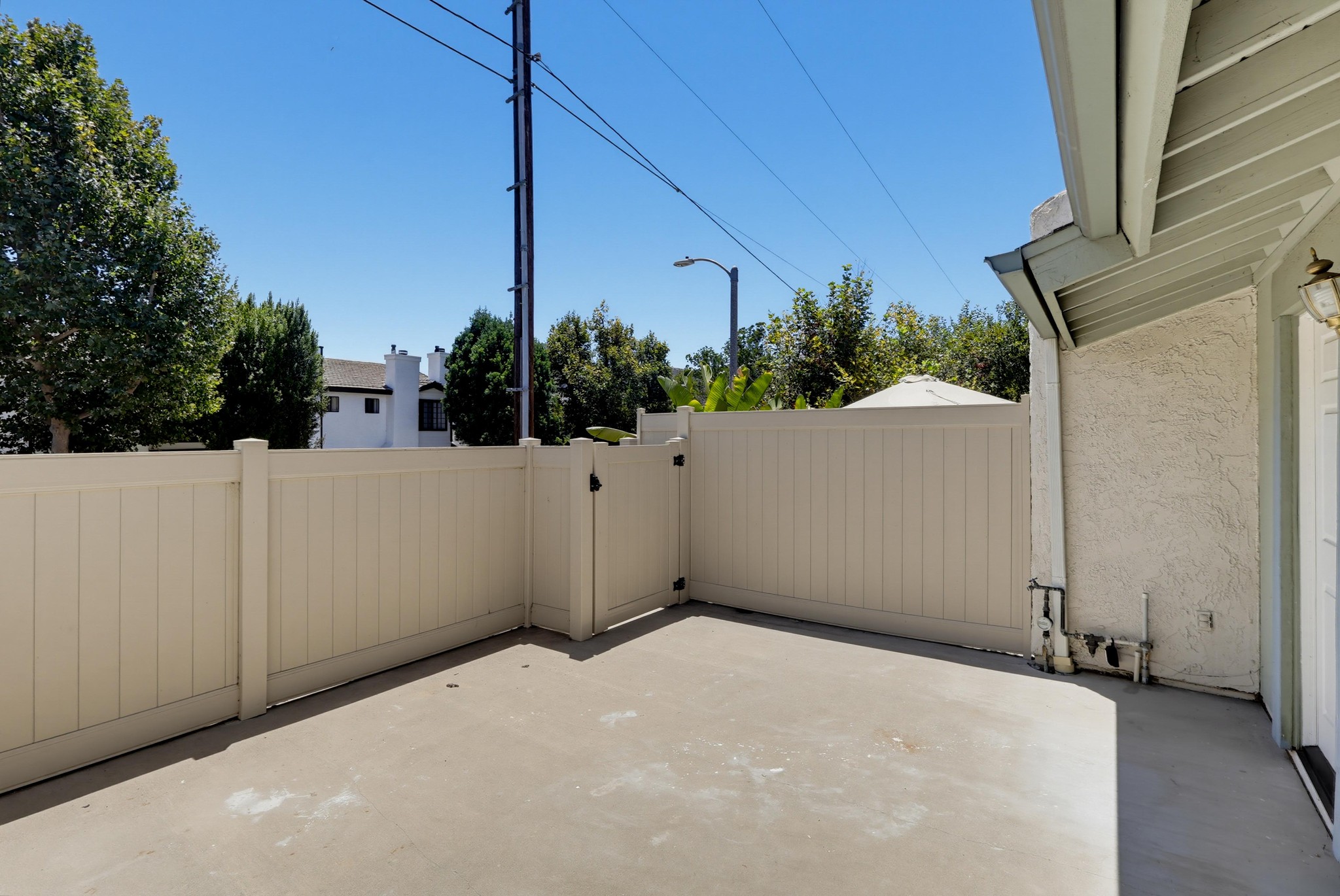 Virtual tour photo 9 of 69 for 5269 Colodny Dr Unit 7