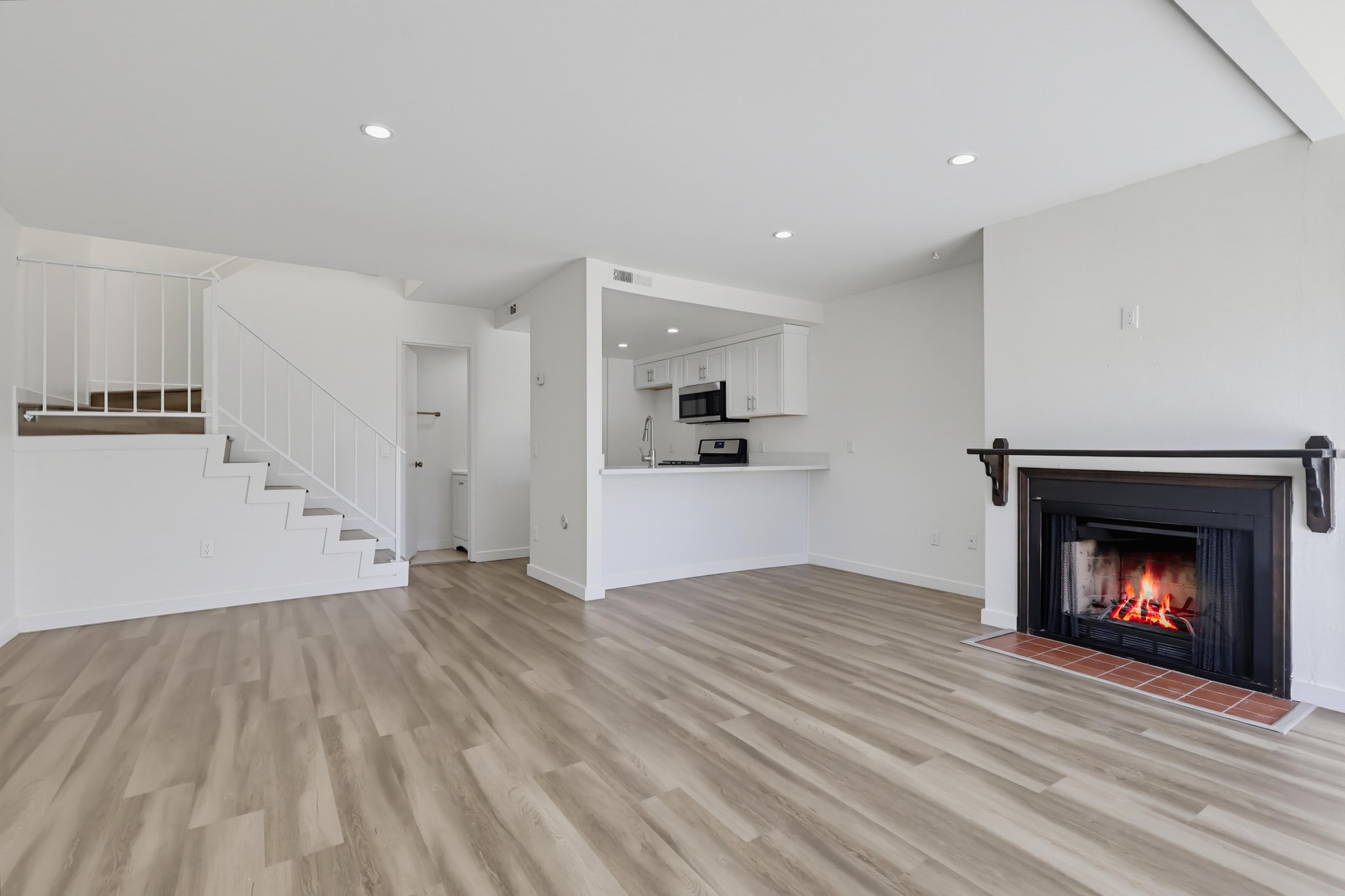 Virtual tour photo 11 of 69 for 5269 Colodny Dr Unit 7