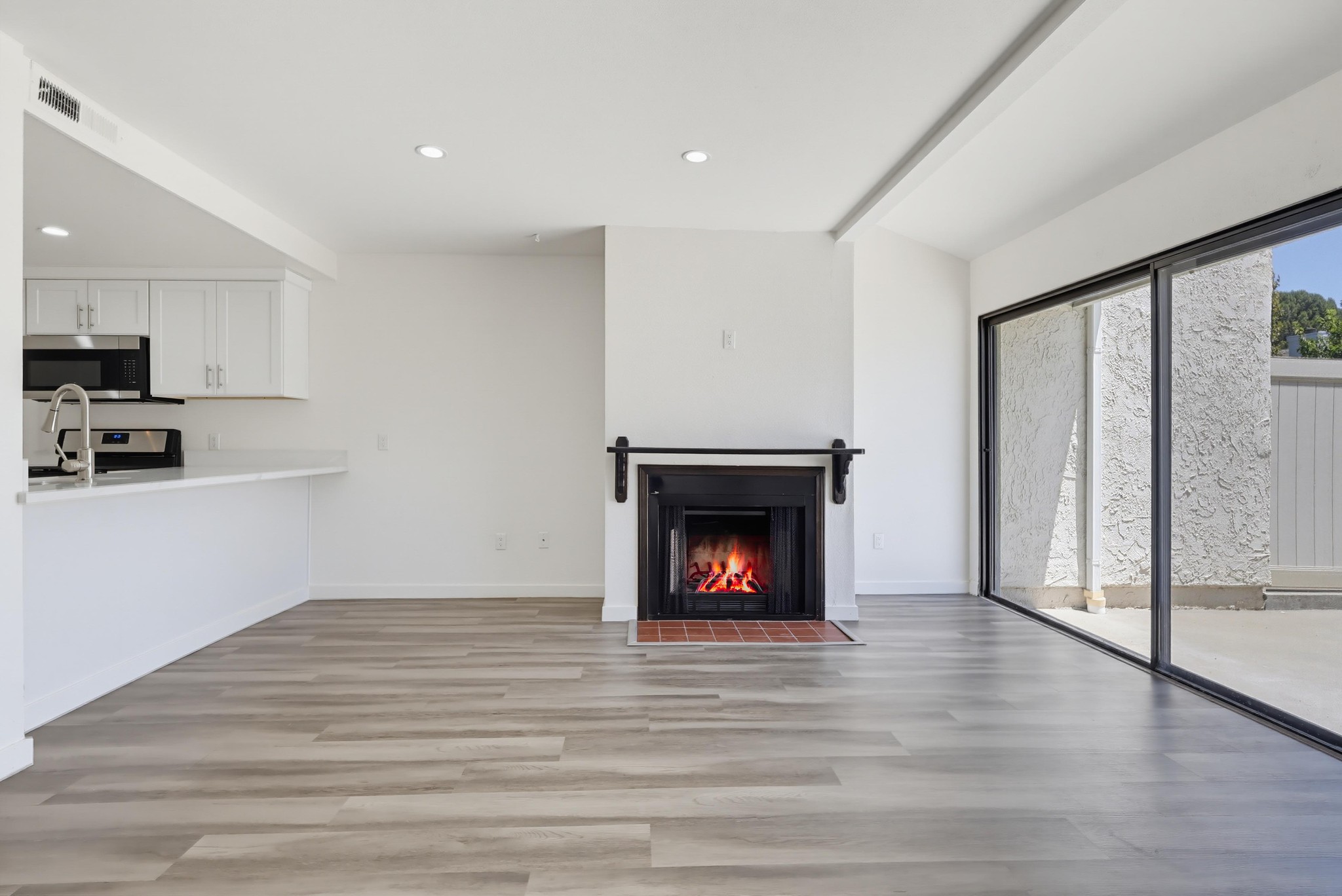 Virtual tour photo 13 of 69 for 5269 Colodny Dr Unit 7