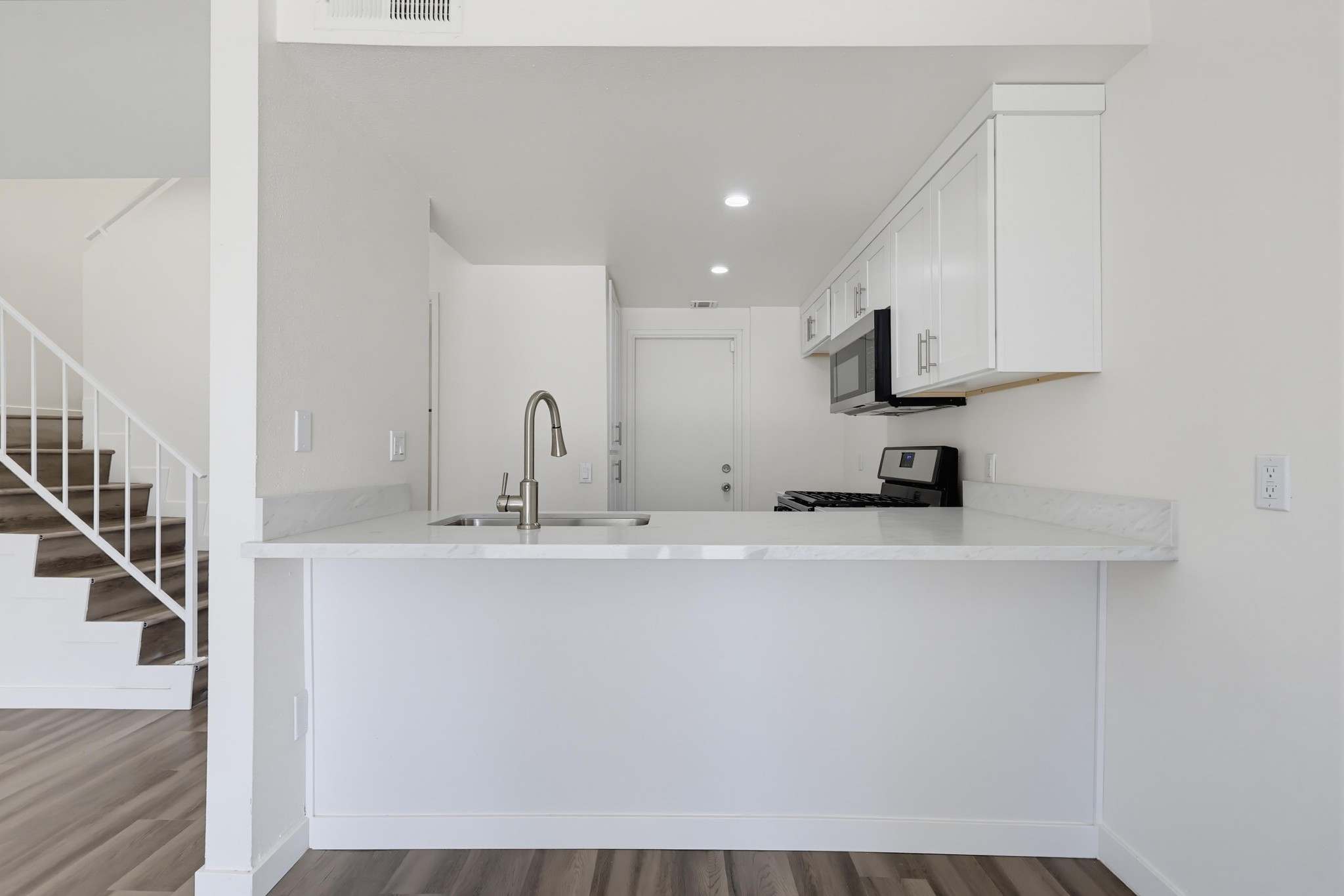 Virtual tour photo 19 of 69 for 5269 Colodny Dr Unit 7