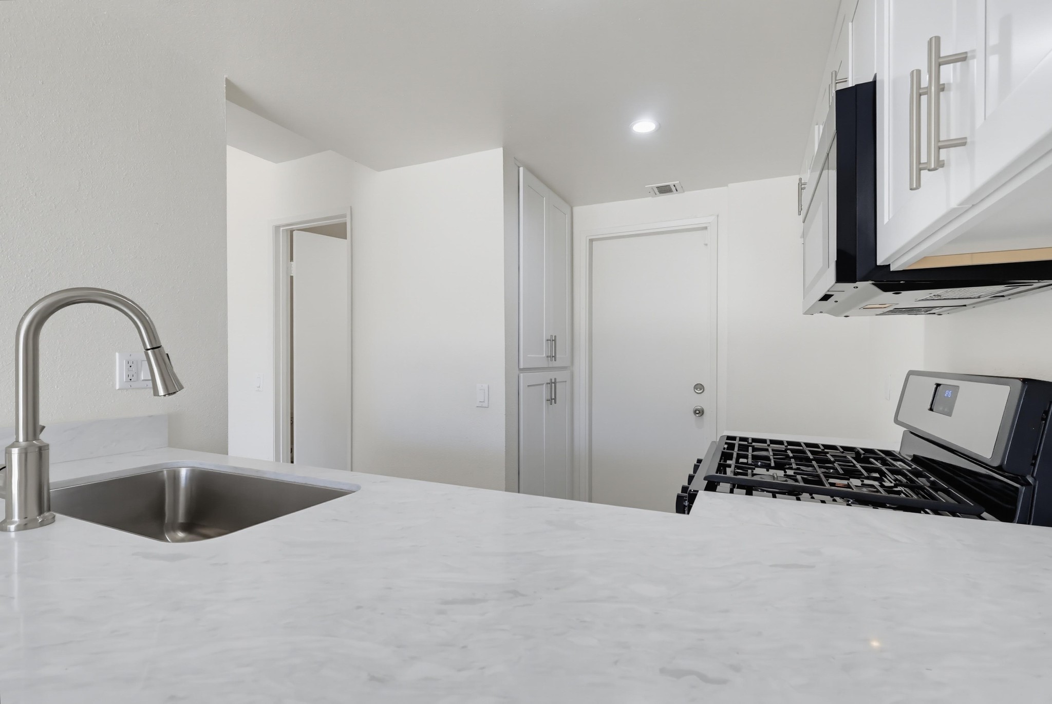 Virtual tour photo 20 of 69 for 5269 Colodny Dr Unit 7