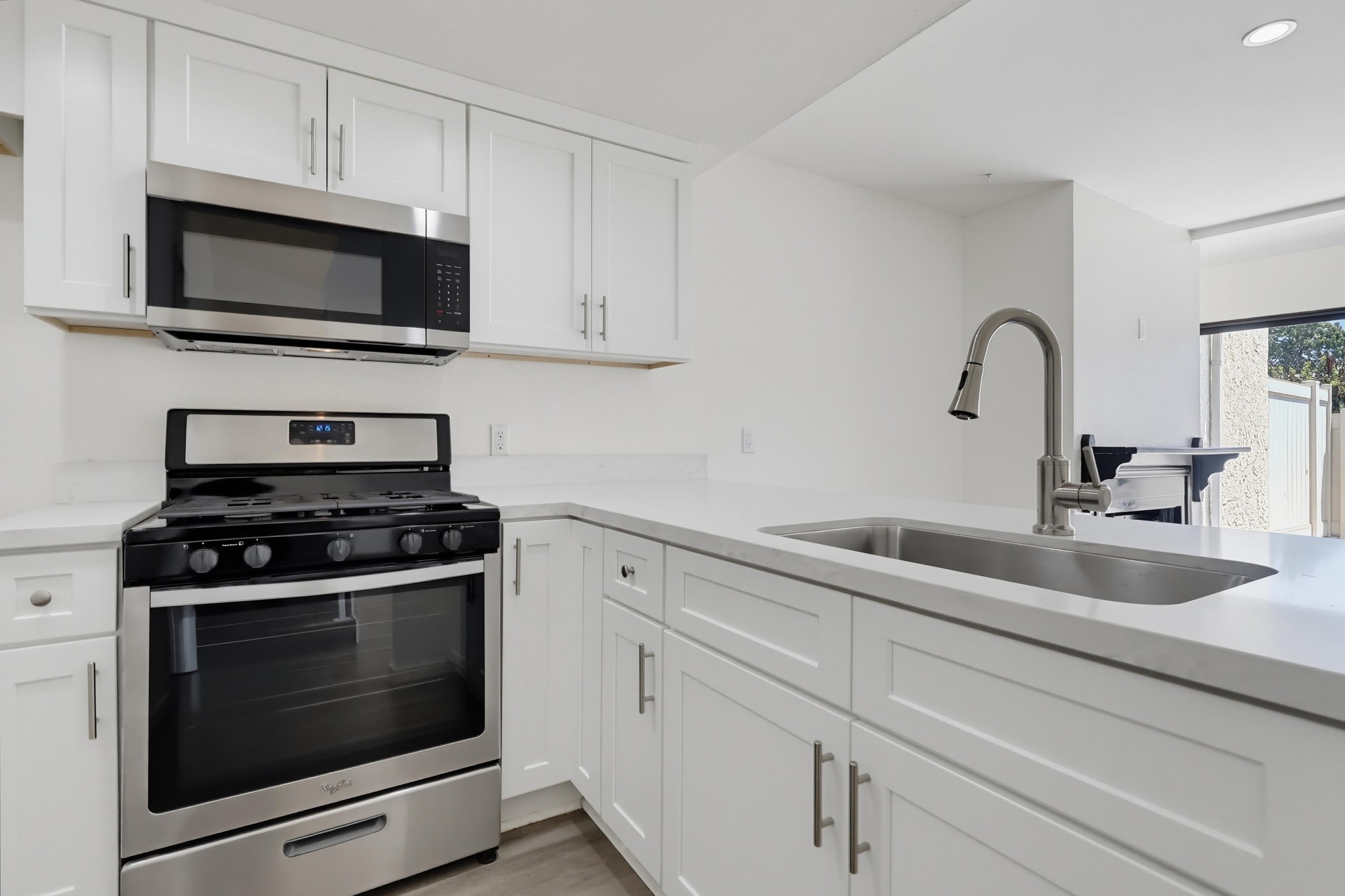 Virtual tour photo 22 of 69 for 5269 Colodny Dr Unit 7