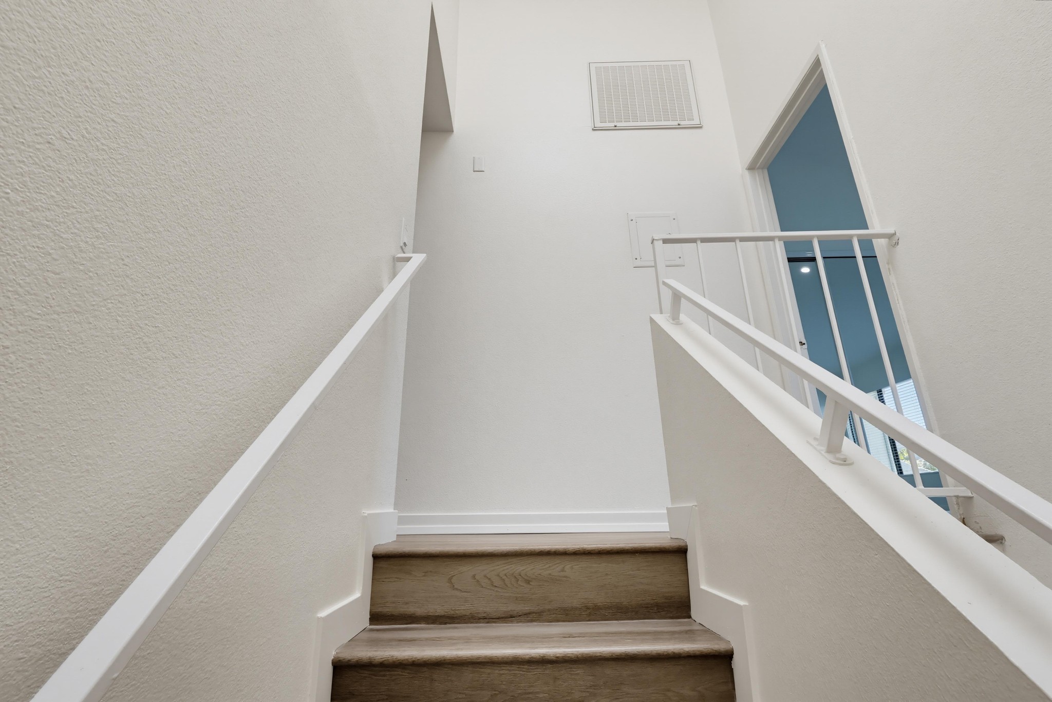 Virtual tour photo 30 of 69 for 5269 Colodny Dr Unit 7
