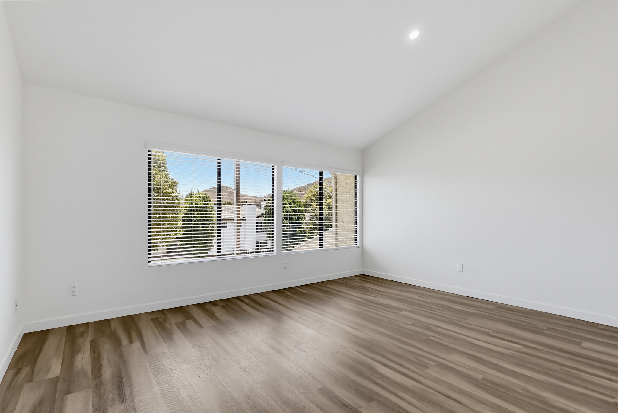 Virtual tour photo 33 of 69 for 5269 Colodny Dr Unit 7