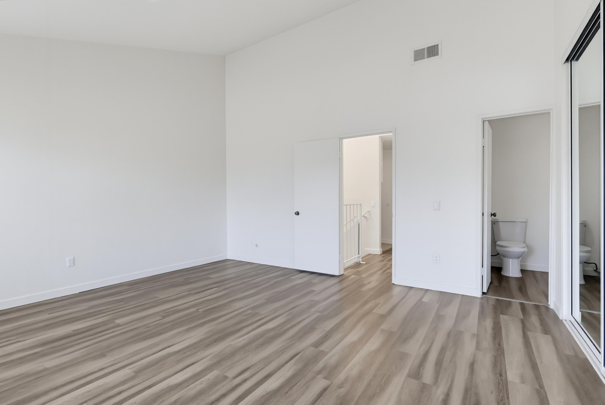 Virtual tour photo 34 of 69 for 5269 Colodny Dr Unit 7