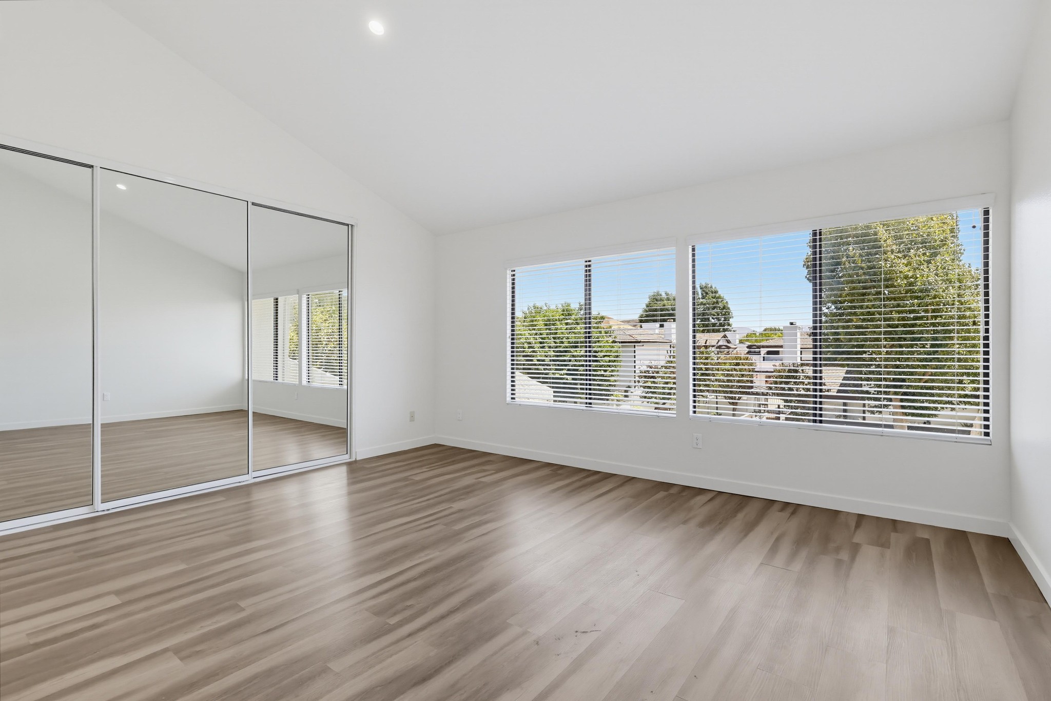 Virtual tour photo 36 of 69 for 5269 Colodny Dr Unit 7