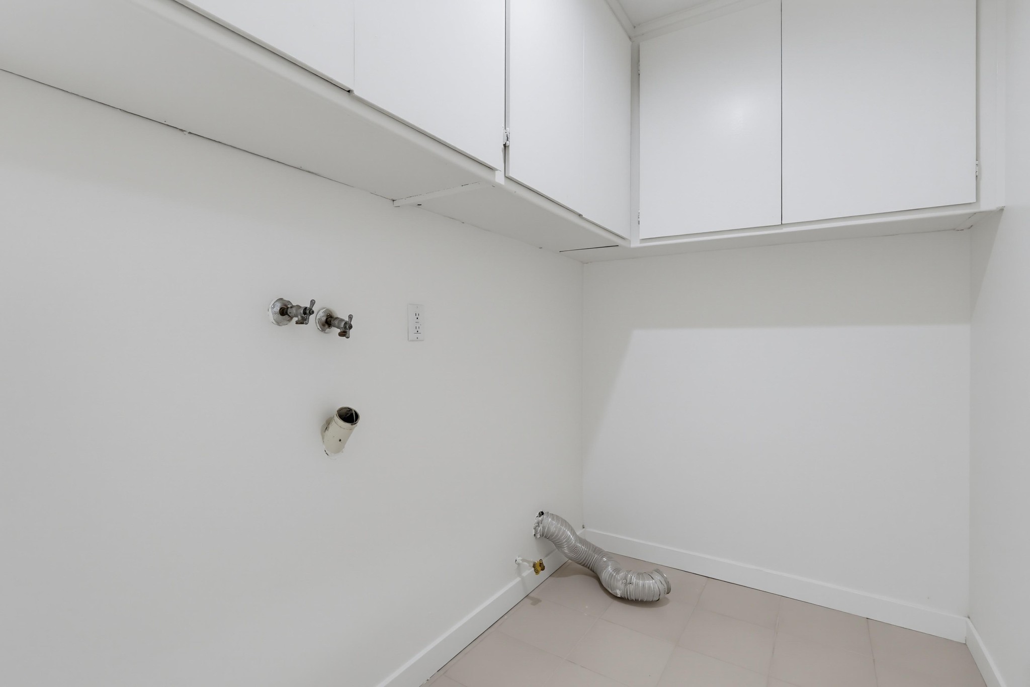 Virtual tour photo 41 of 69 for 5269 Colodny Dr Unit 7