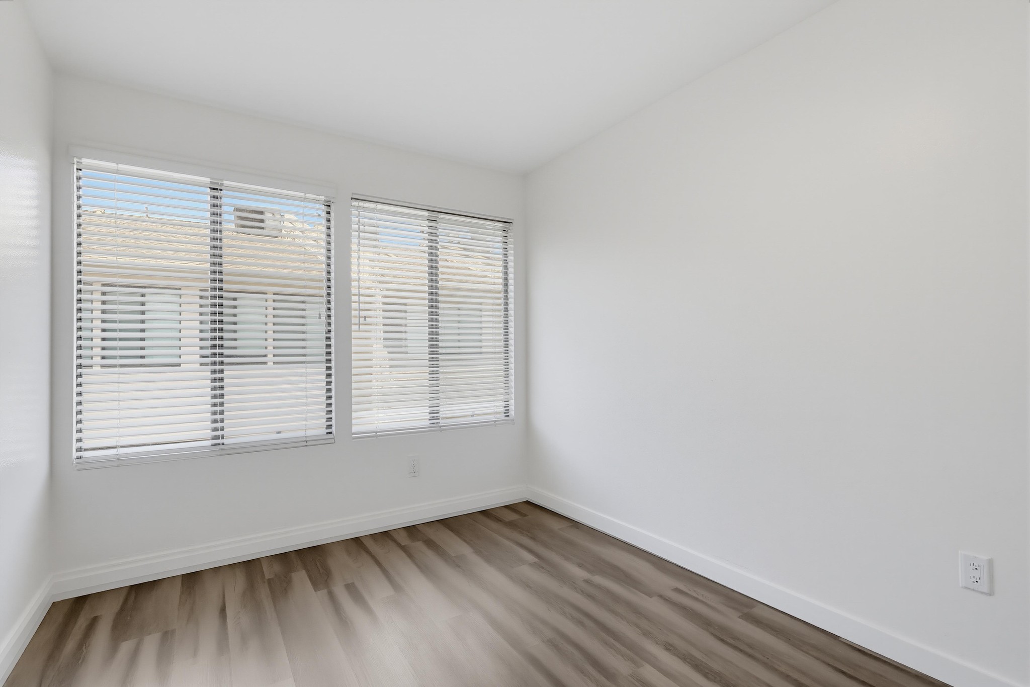Virtual tour photo 43 of 69 for 5269 Colodny Dr Unit 7