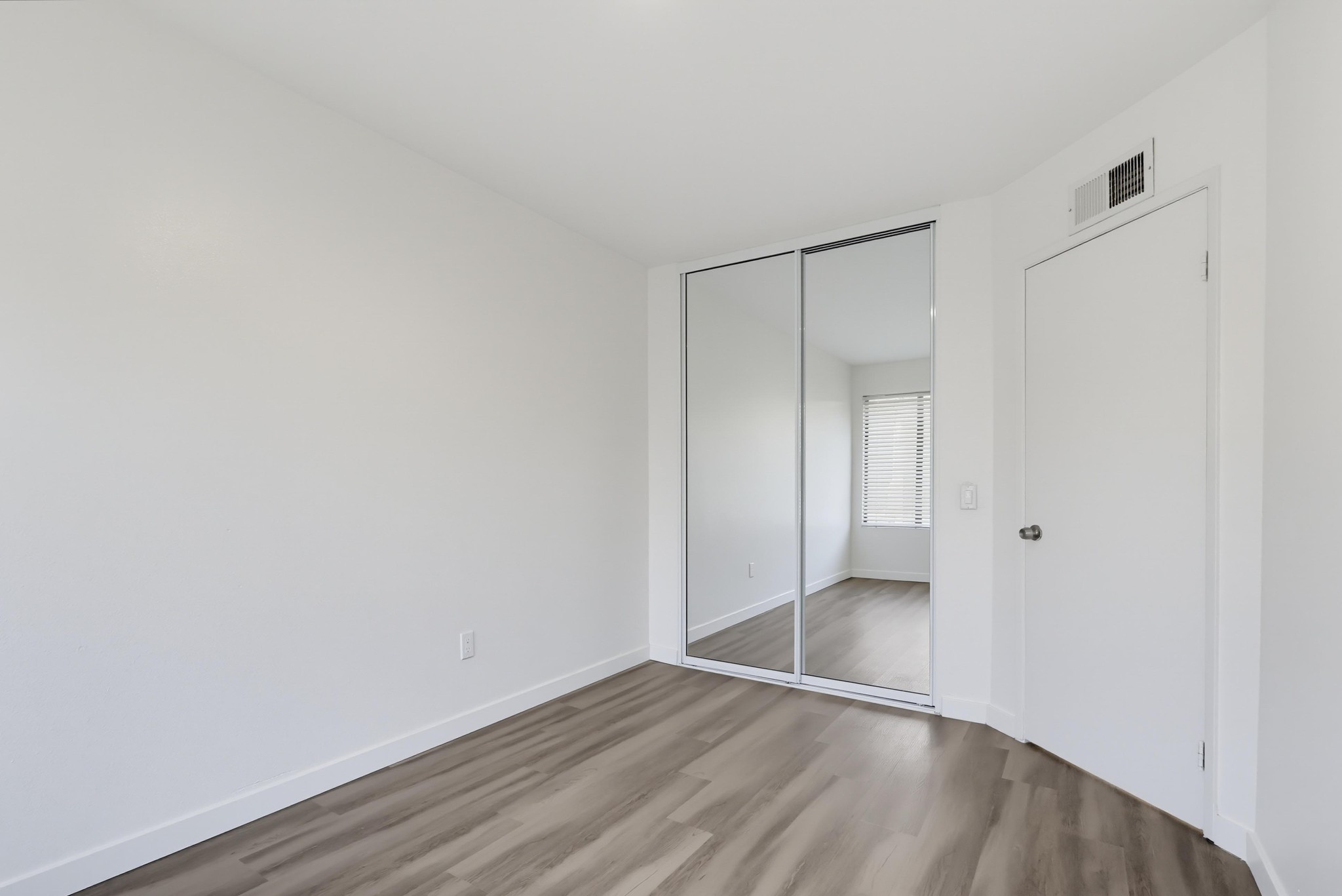 Virtual tour photo 45 of 69 for 5269 Colodny Dr Unit 7