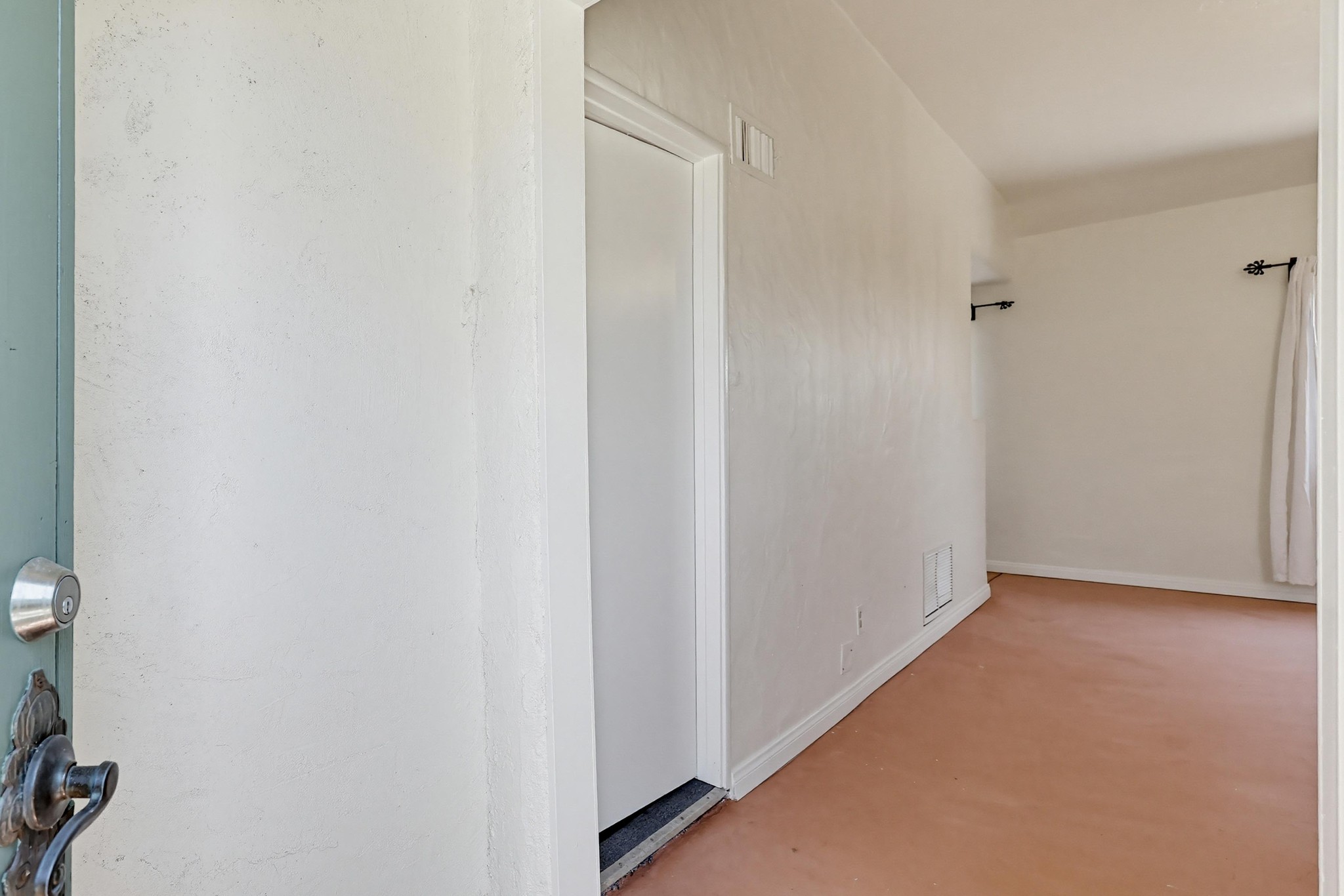 Virtual tour photo 7 of 47 for 527 K Ave