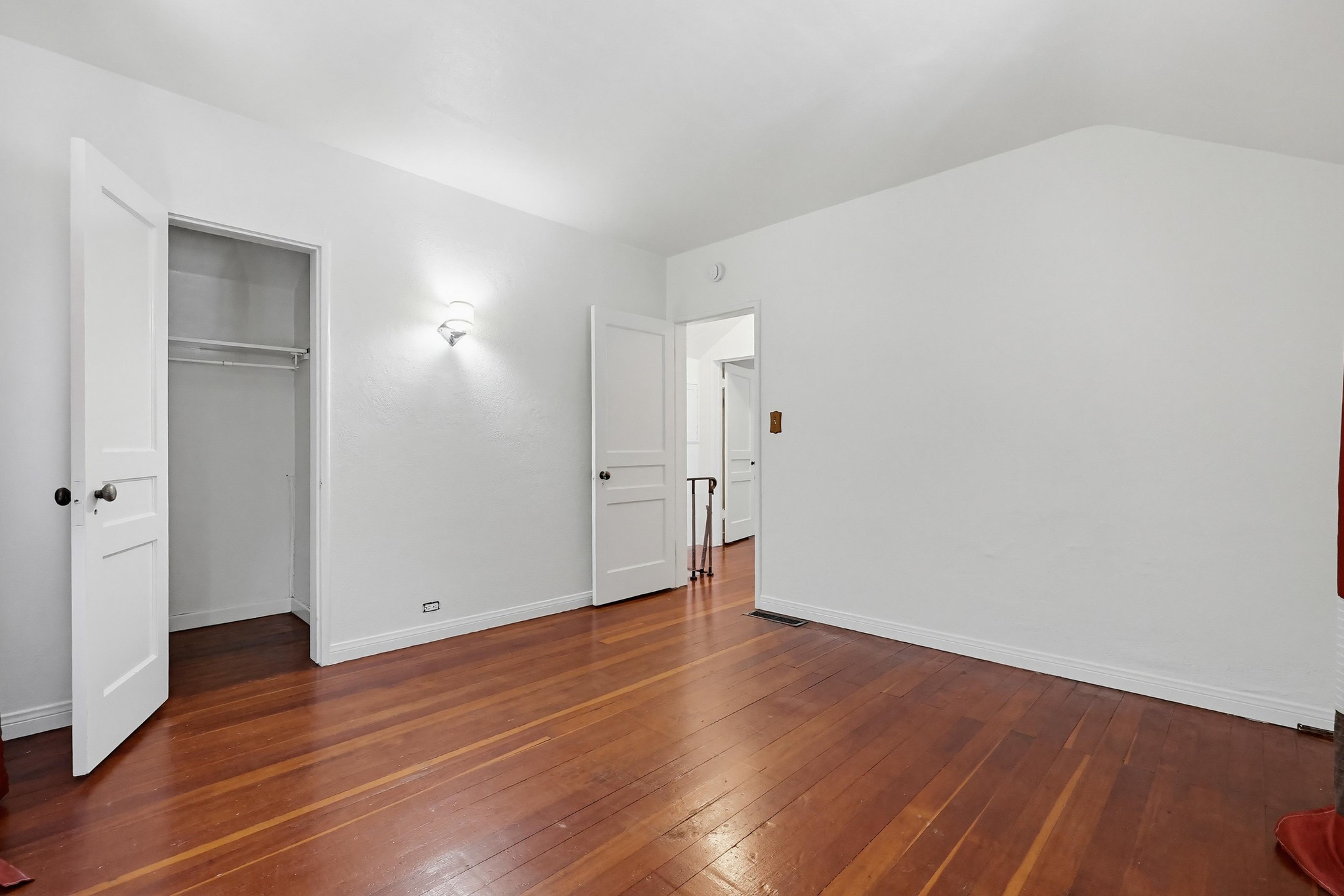 Virtual tour photo 32 of 47 for 527 K Ave