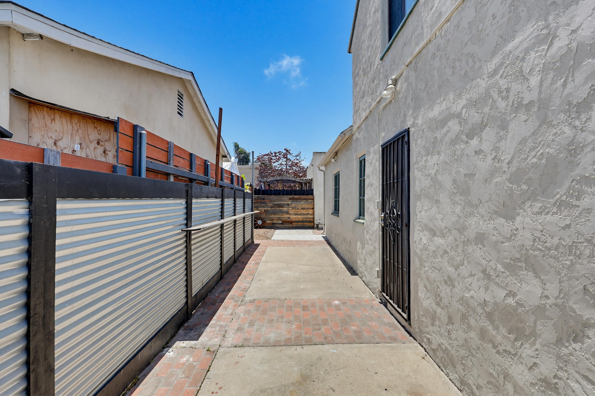 Virtual tour photo 40 of 47 for 527 K Ave
