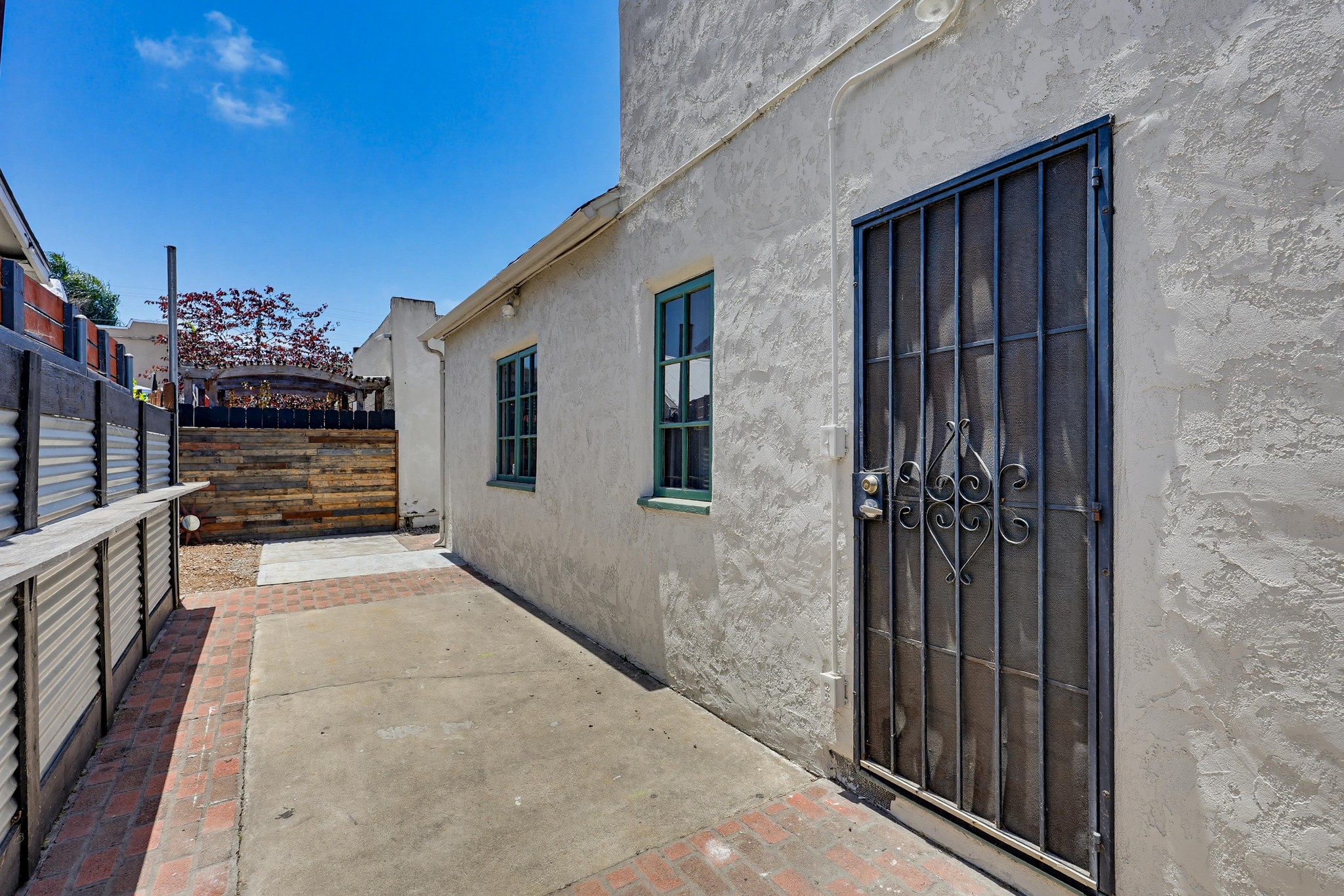 Virtual tour photo 42 of 47 for 527 K Ave