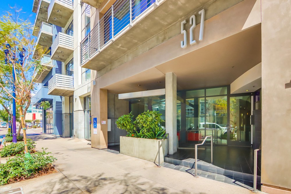 Virtual tour photo 3 of 49 for 527 Tenth Ave