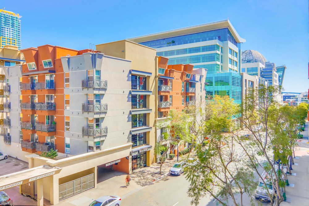 Virtual tour photo 35 of 49 for 527 Tenth Ave