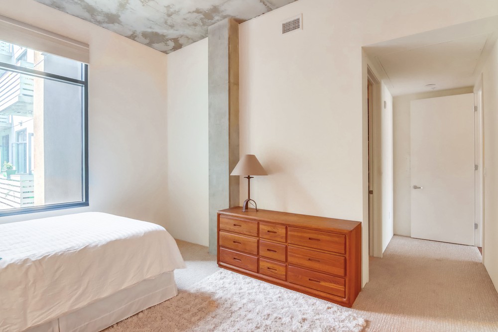 Virtual tour photo 40 of 49 for 527 Tenth Ave