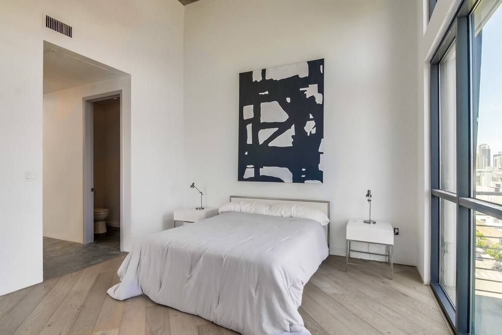 Virtual tour photo 37 of 48 for 527 Tenth Avenue Unit 707