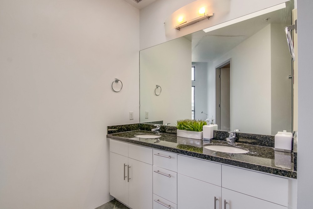 Virtual tour photo 39 of 48 for 527 Tenth Avenue Unit 707