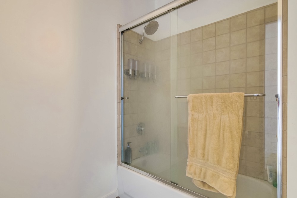Virtual tour photo 46 of 48 for 527 Tenth Avenue Unit 707