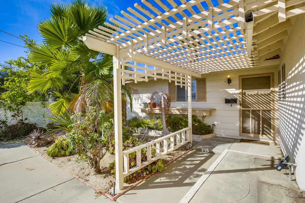 Virtual tour photo 6 of 44 for 5272 Gaylord Pl
