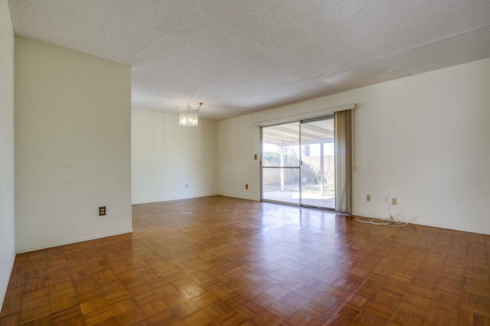 Virtual tour photo 7 of 44 for 5272 Gaylord Pl
