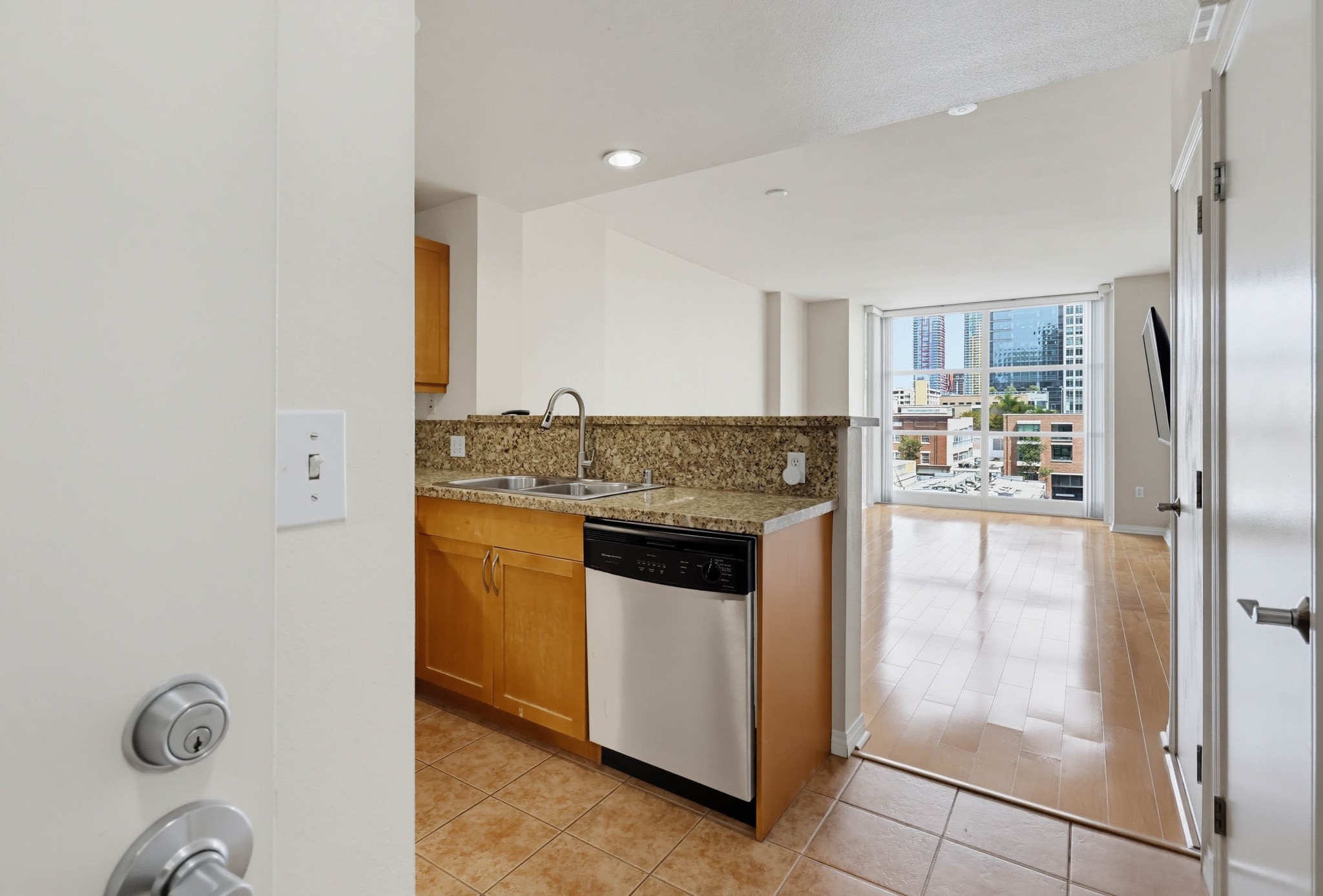 Virtual tour photo 9 of 71 for 530 K St