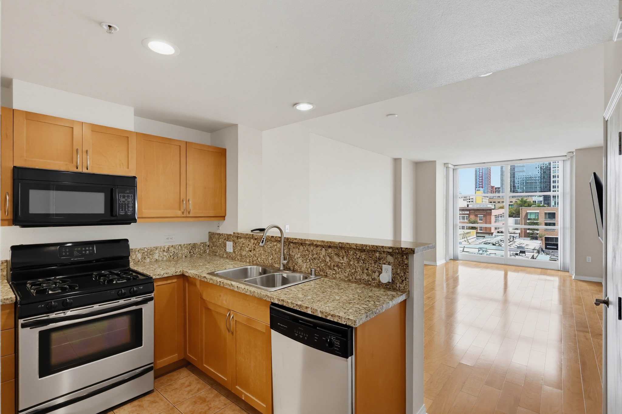 Virtual tour photo 10 of 71 for 530 K St