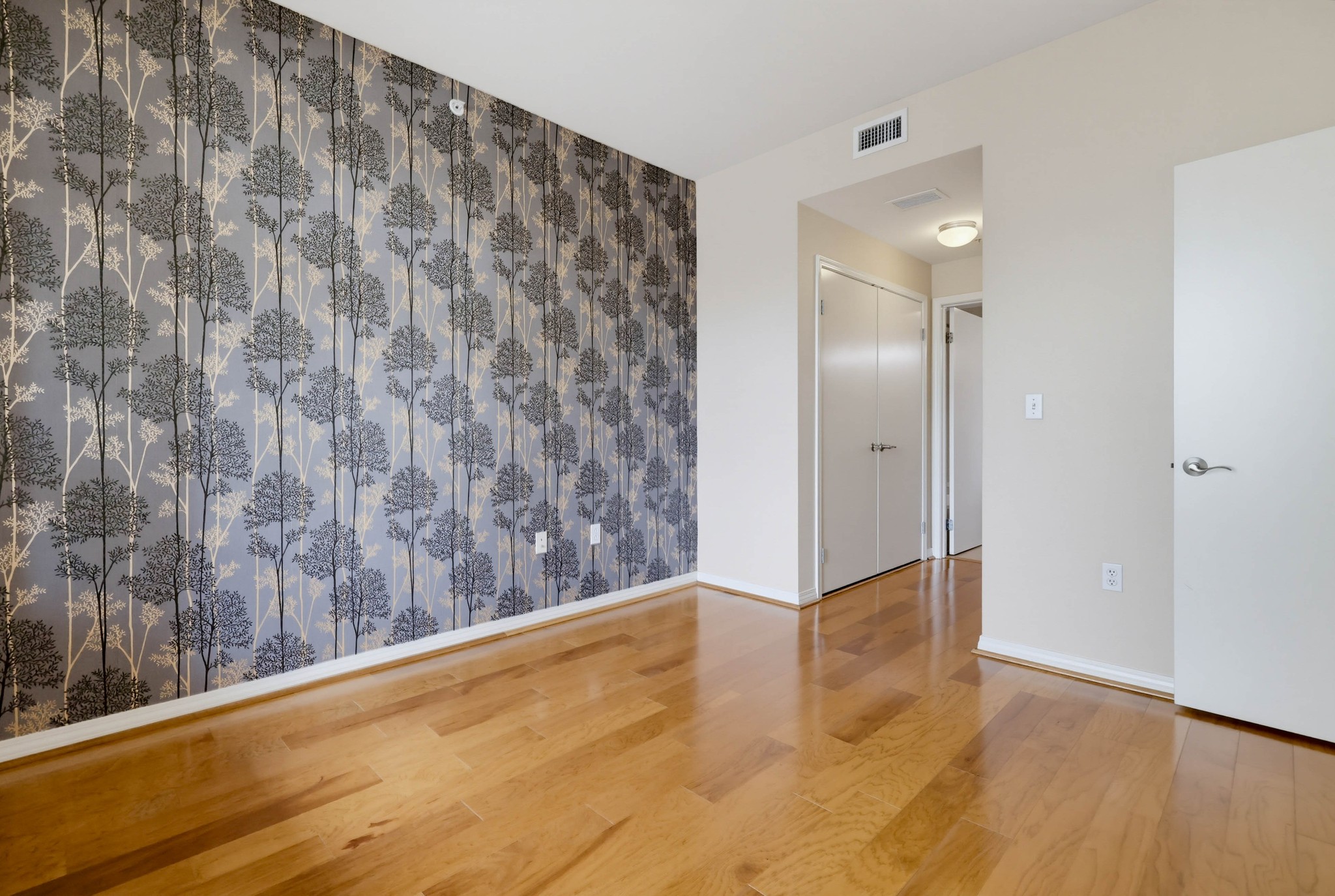 Virtual tour photo 41 of 71 for 530 K St
