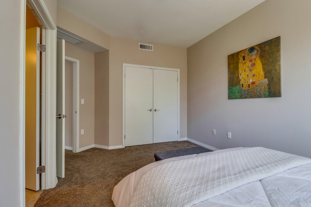 Virtual tour photo 18 of 37 for 530 K St