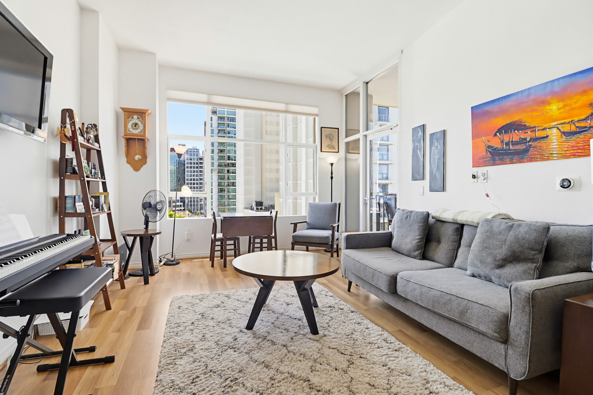 Virtual tour photo 12 of 29 for 530 K St UNIT 1017