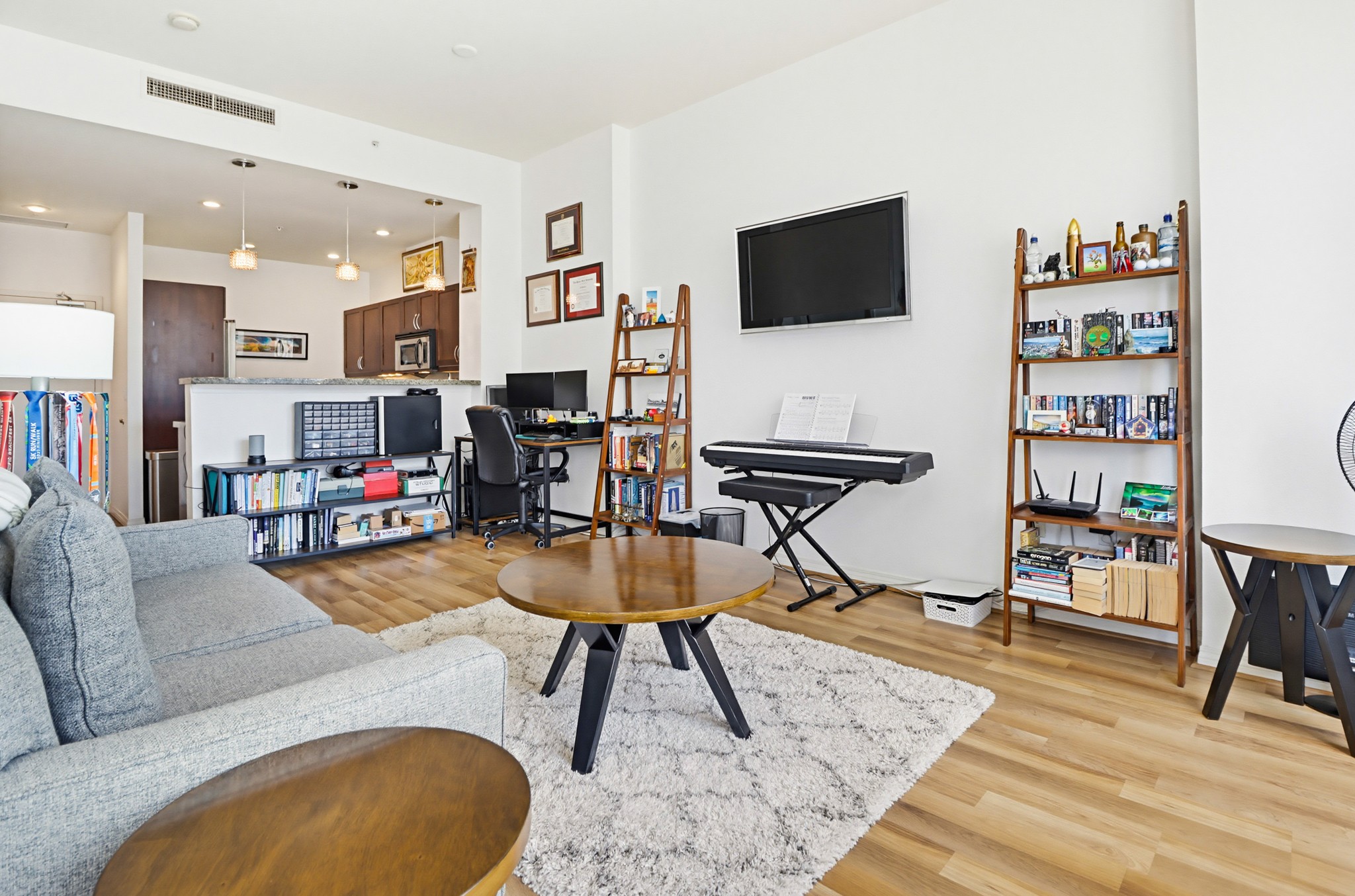 Virtual tour photo 13 of 29 for 530 K St UNIT 1017