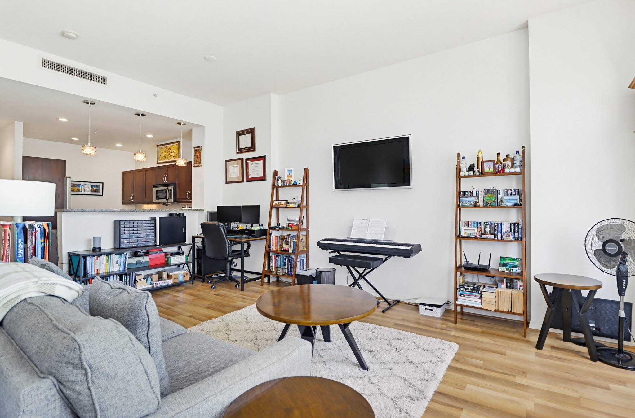 Virtual tour photo 15 of 29 for 530 K St UNIT 1017