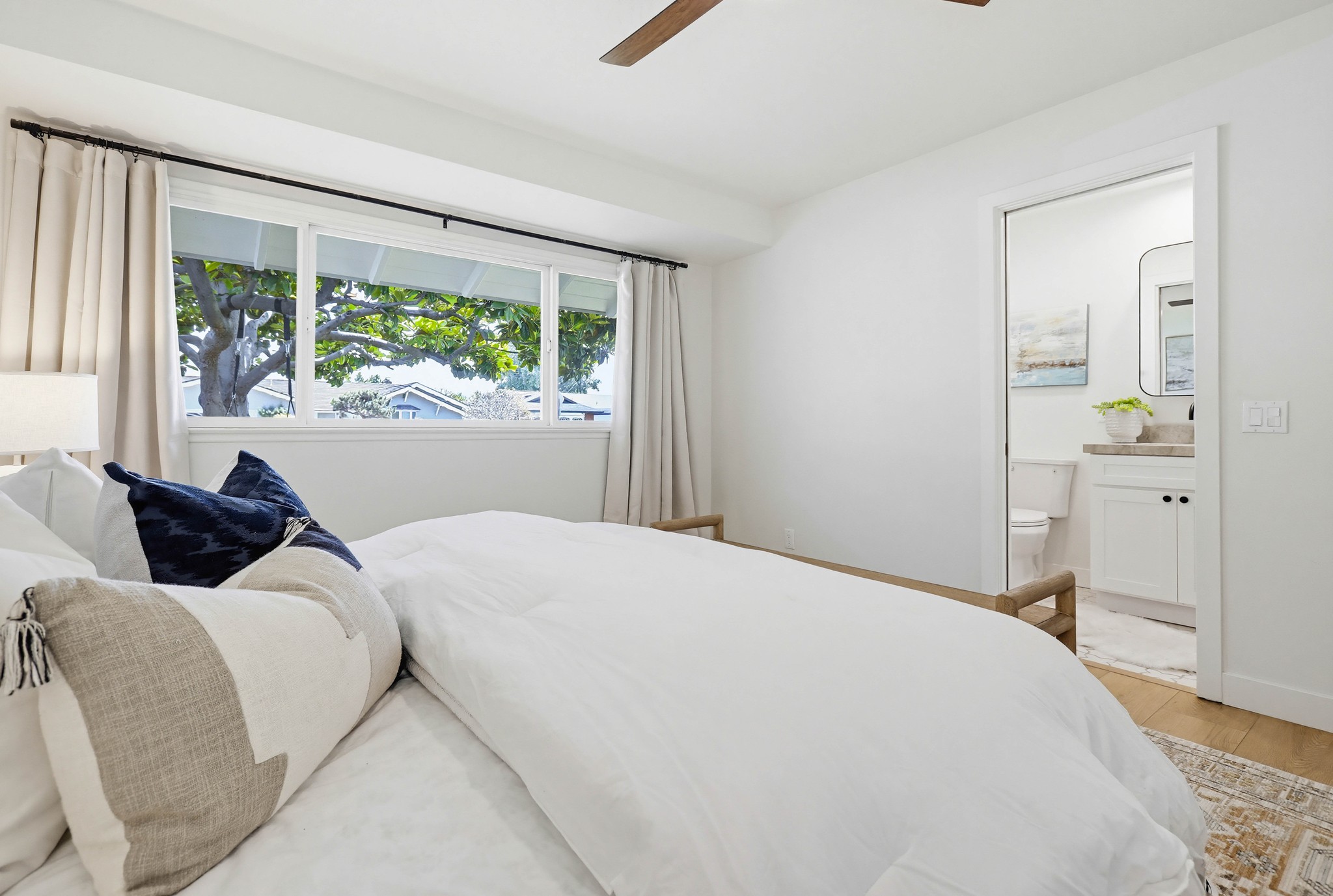 Virtual tour photo 13 of 25 for 531 W Brentwood Ave