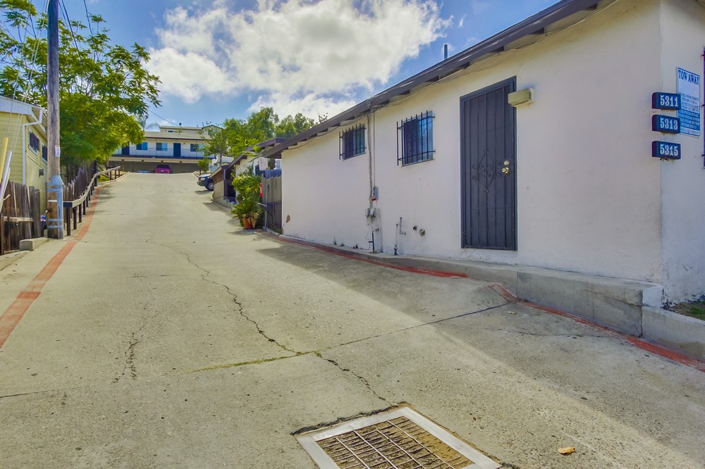 Virtual tour photo 4 of 35 for 5311 Santa Margarita St