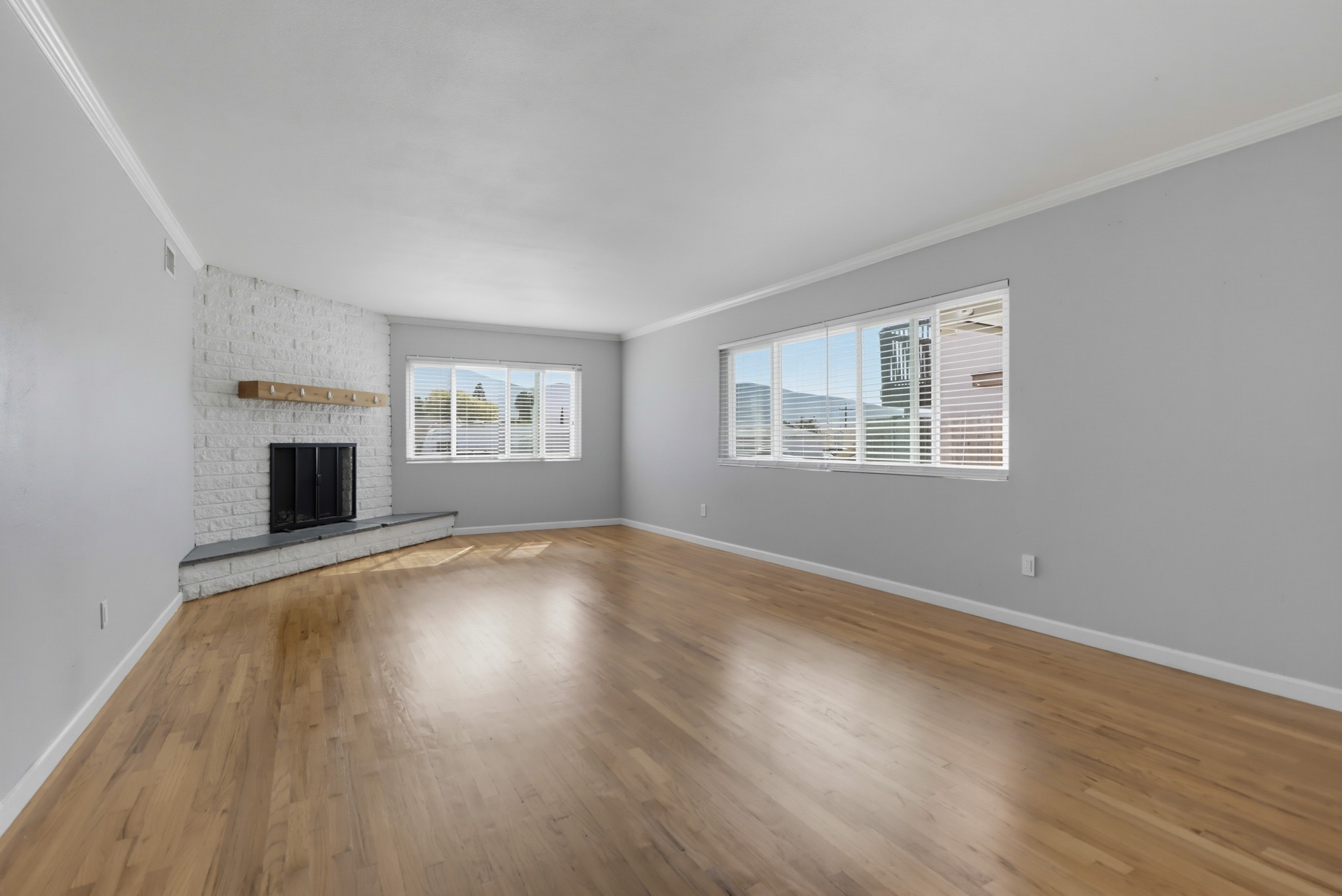 Virtual tour photo 13 of 41 for 532 Paraiso Ave
