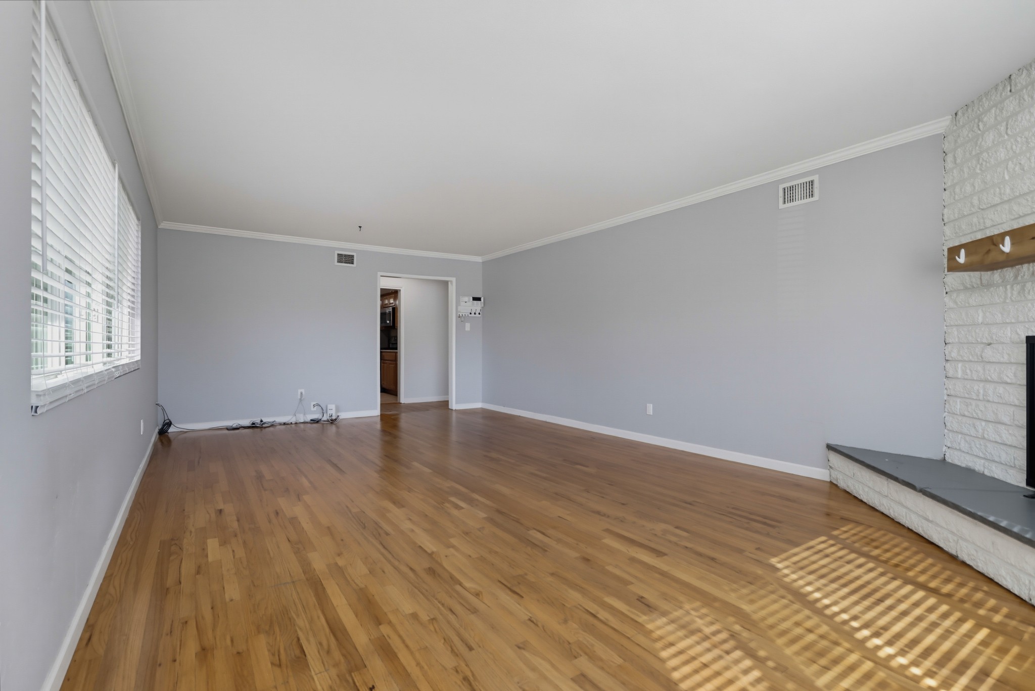 Virtual tour photo 14 of 41 for 532 Paraiso Ave