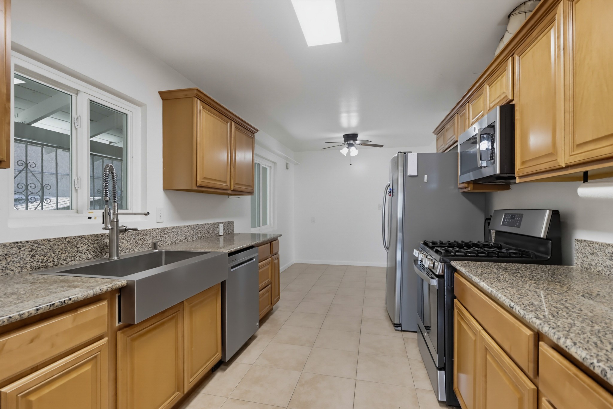 Virtual tour photo 19 of 41 for 532 Paraiso Ave