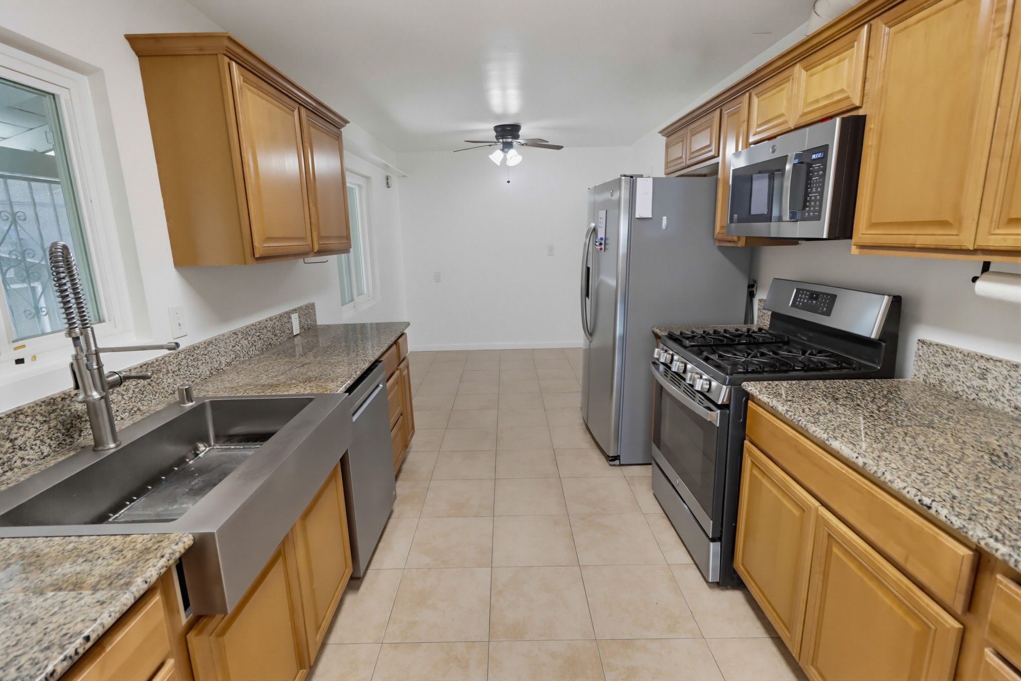 Virtual tour photo 20 of 41 for 532 Paraiso Ave