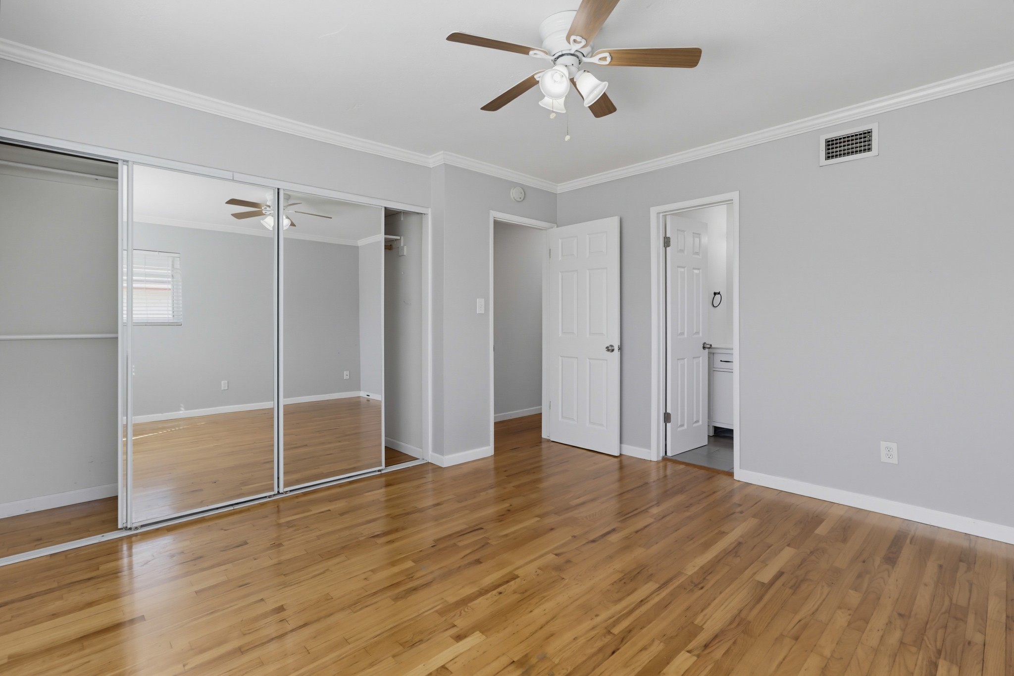 Virtual tour photo 23 of 41 for 532 Paraiso Ave