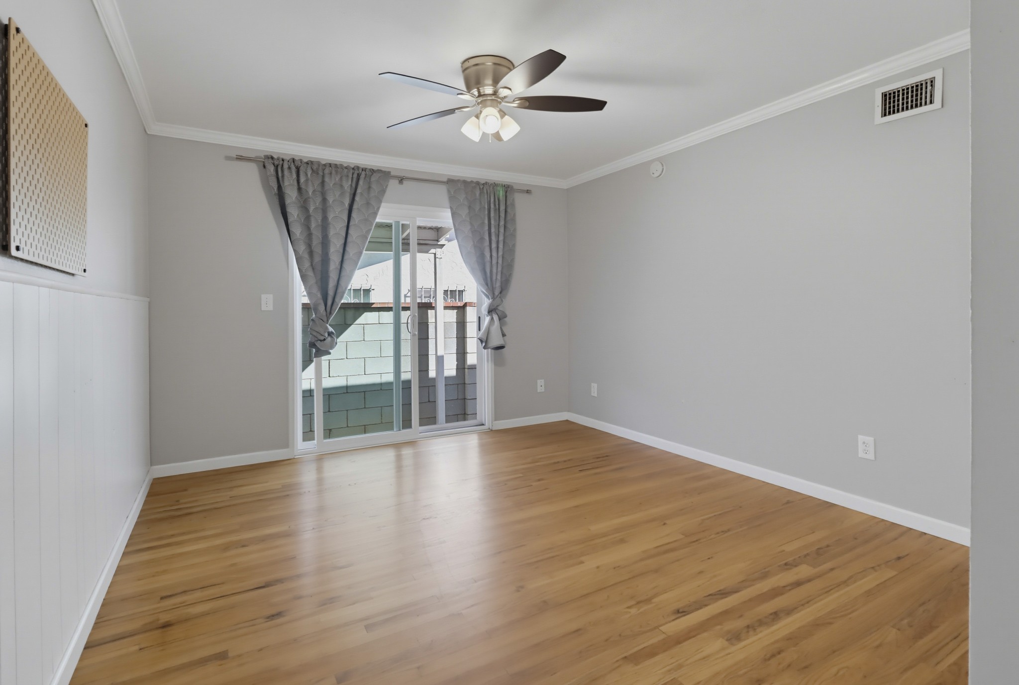 Virtual tour photo 26 of 41 for 532 Paraiso Ave