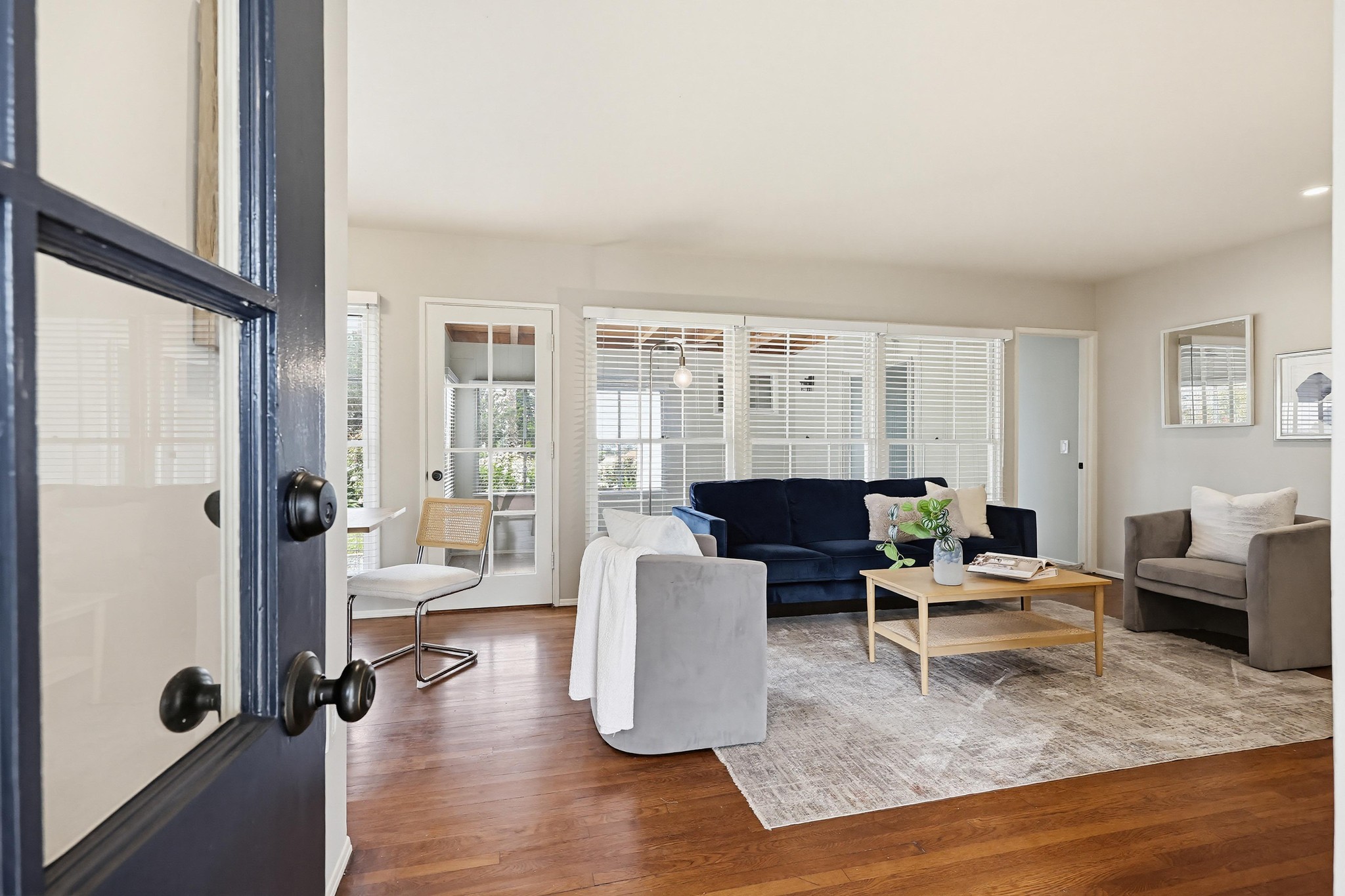 Virtual tour photo 1 of 25 for 5321 Logan Ave
