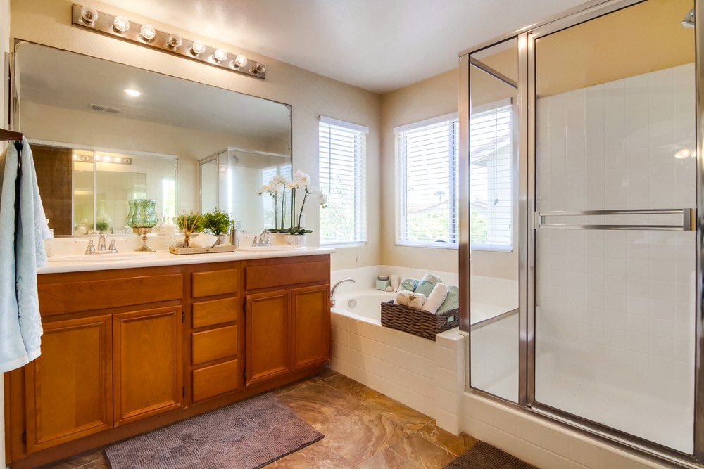 Virtual tour photo 32 of 44 for 5327 Seaglen Way