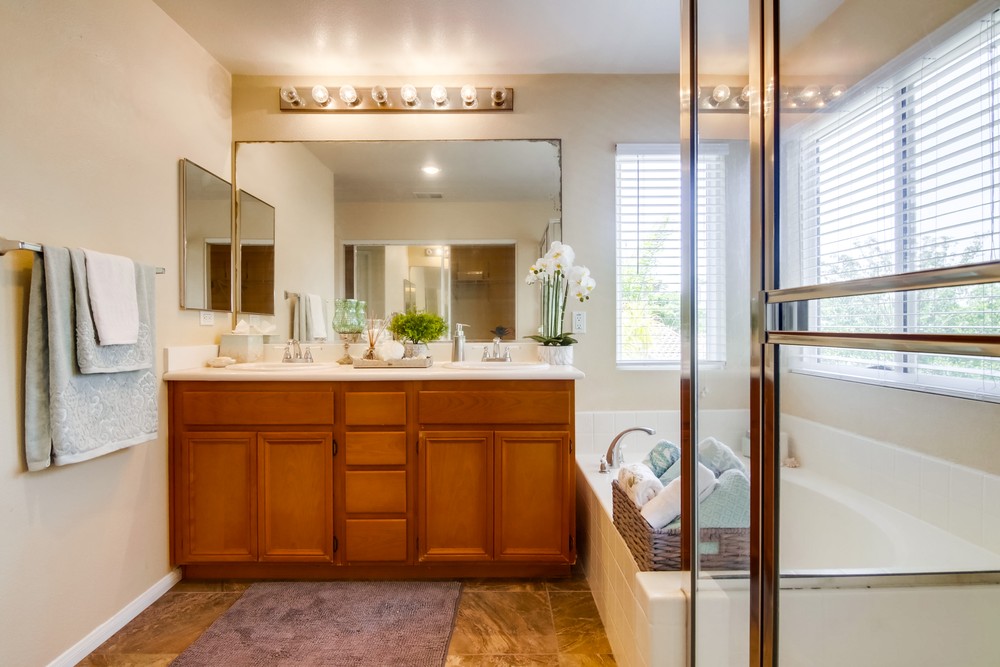 Virtual tour photo 33 of 44 for 5327 Seaglen Way