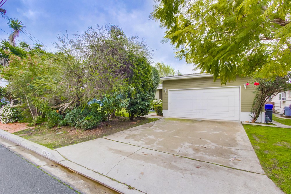 Virtual tour photo 4 of 39 for 5332 W Falls View Dr