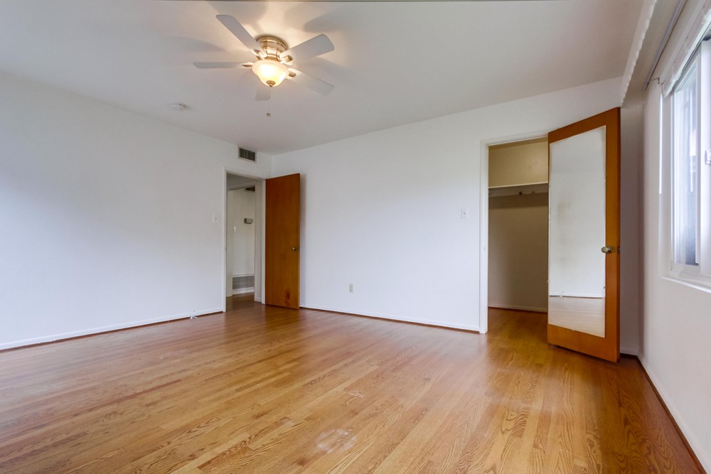 Virtual tour photo 30 of 39 for 5332 W Falls View Dr