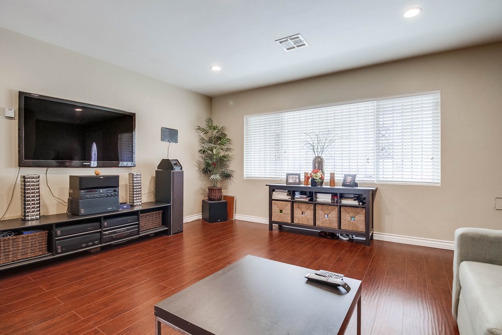 Virtual tour photo 17 of 58 for 5335 Quince St