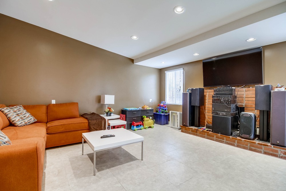 Virtual tour photo 32 of 58 for 5335 Quince St